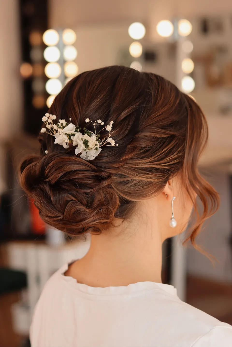 Recogido de novia con flores