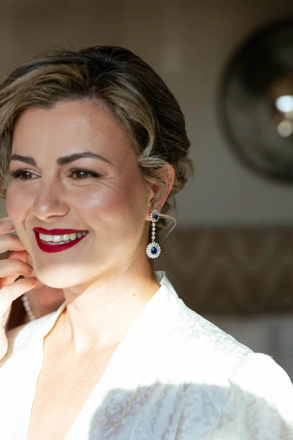 Maquillaje de novia con labios rojos